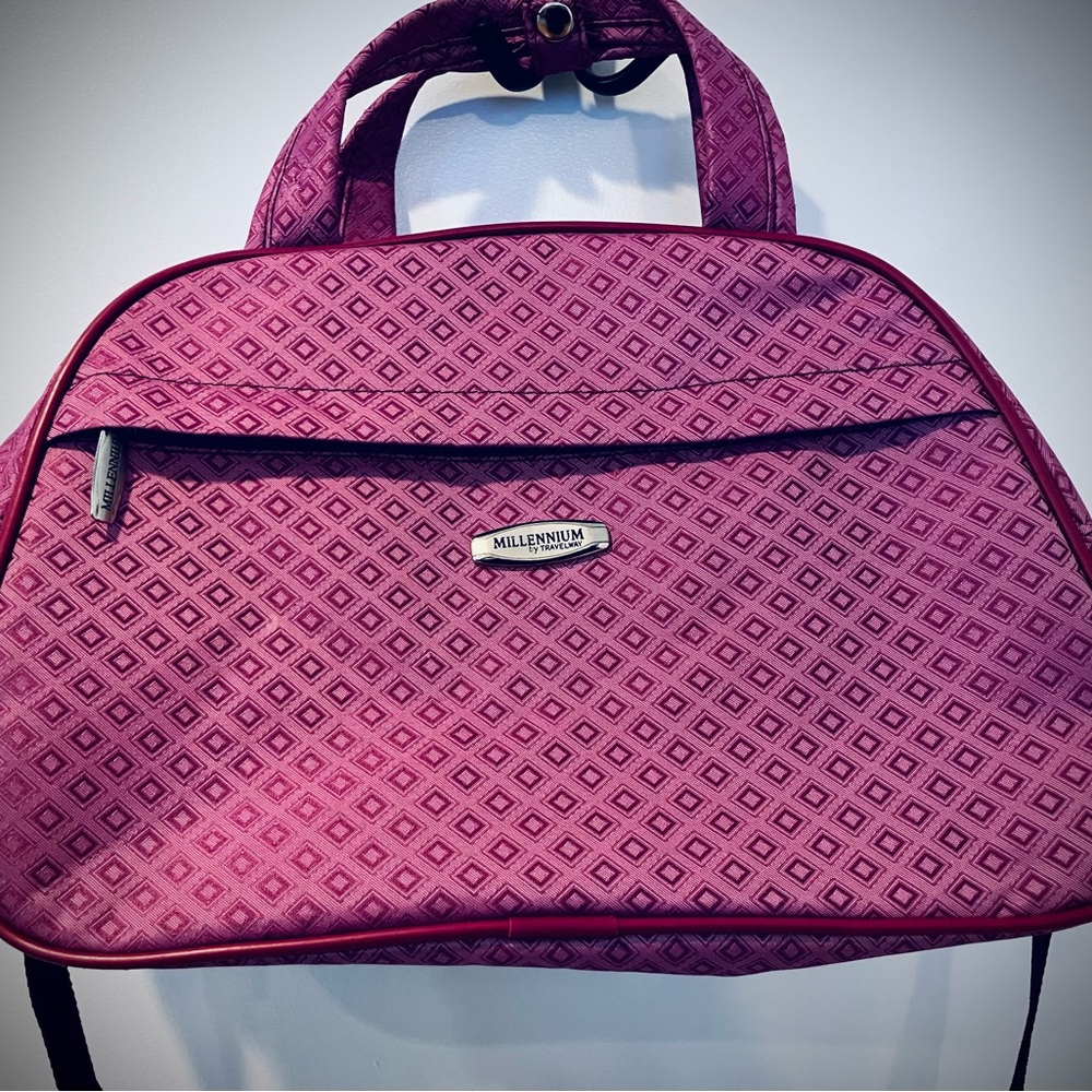 Small purple duffel bag with Pattern